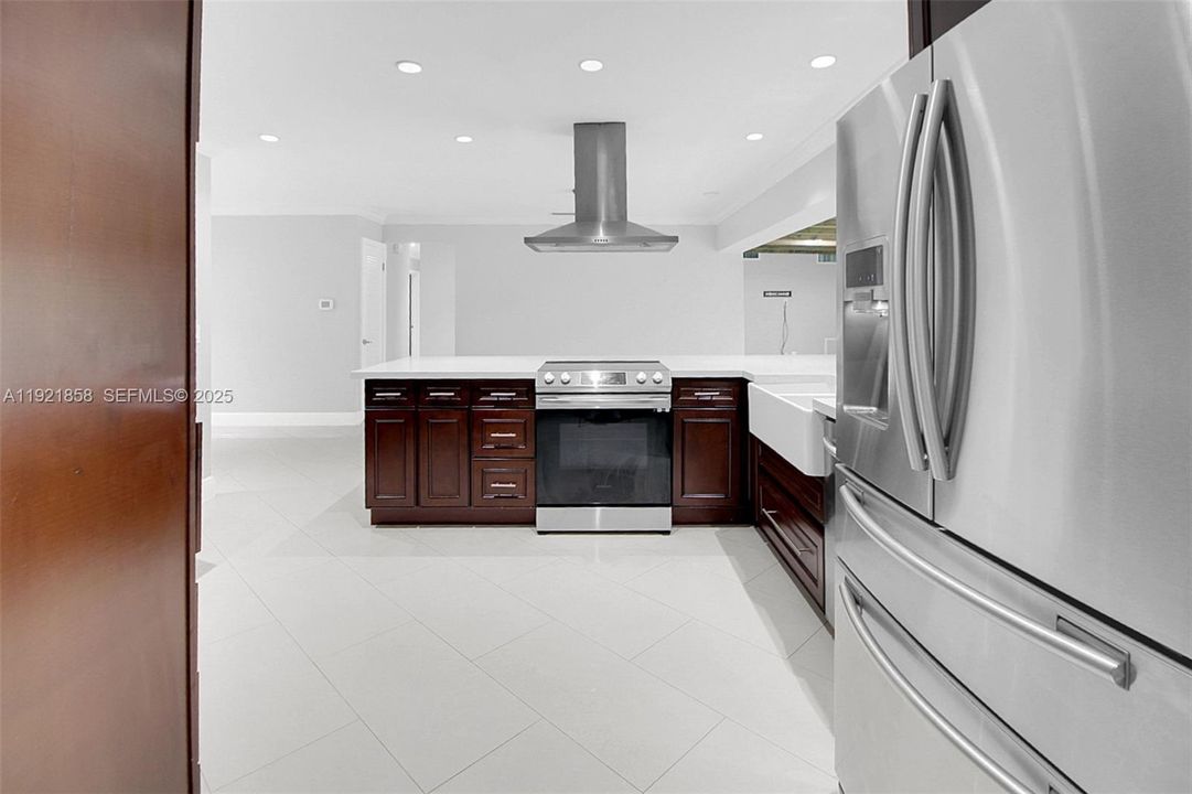 For Rent: $4,400 (4 beds, 2 baths, 2196 Square Feet)