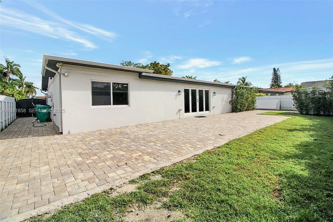 For Rent: $4,400 (4 beds, 2 baths, 2196 Square Feet)