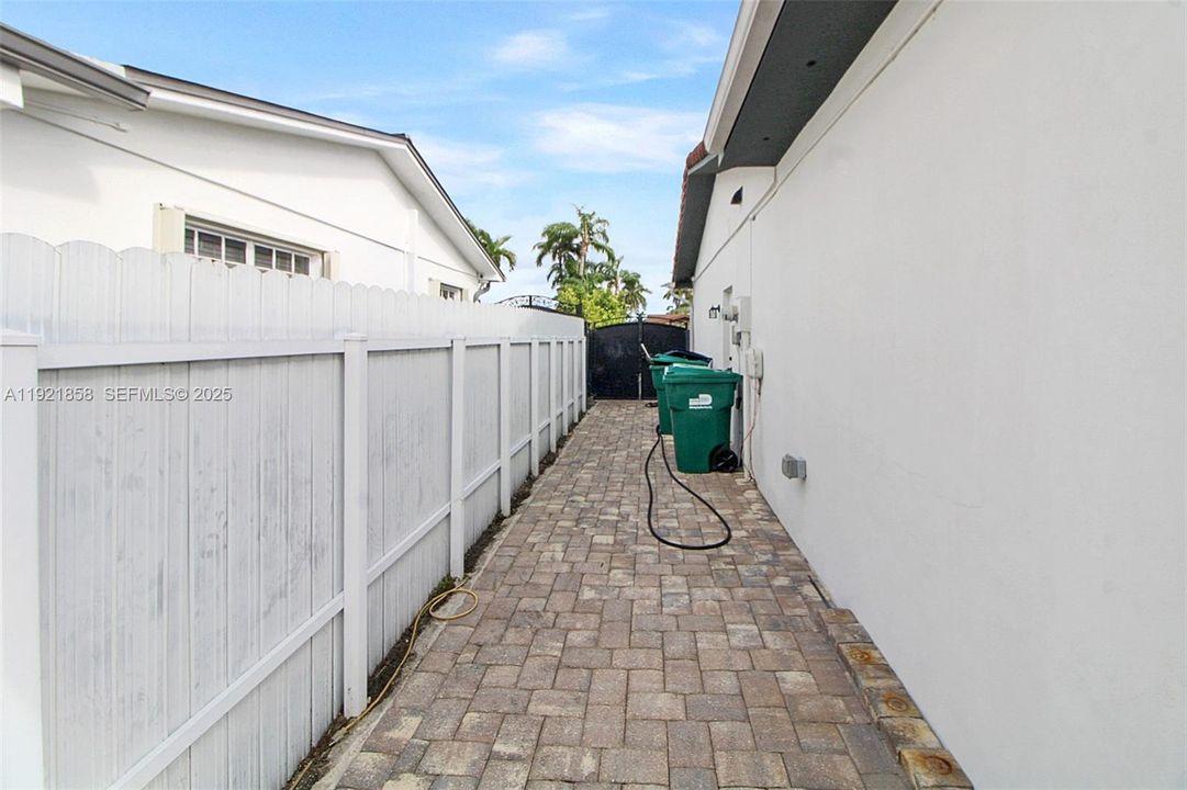 For Rent: $4,400 (4 beds, 2 baths, 2196 Square Feet)