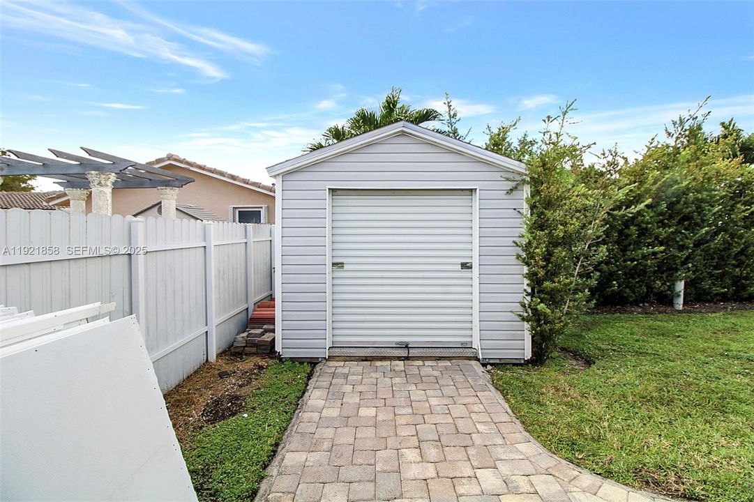 For Rent: $4,400 (4 beds, 2 baths, 2196 Square Feet)