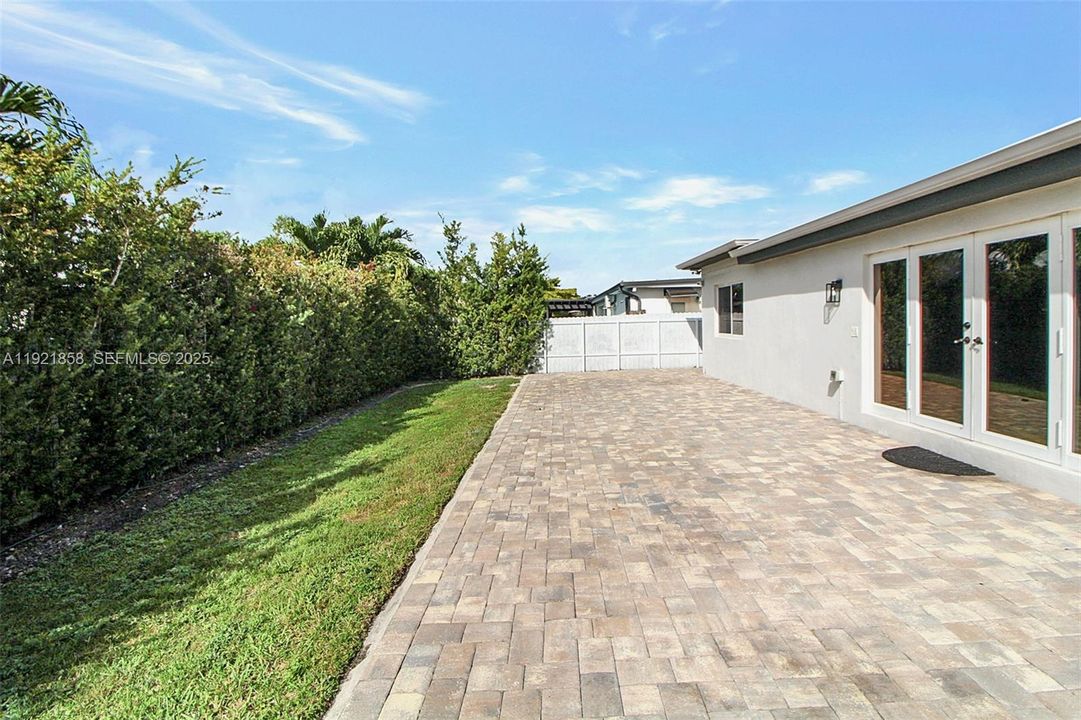 For Rent: $4,400 (4 beds, 2 baths, 2196 Square Feet)