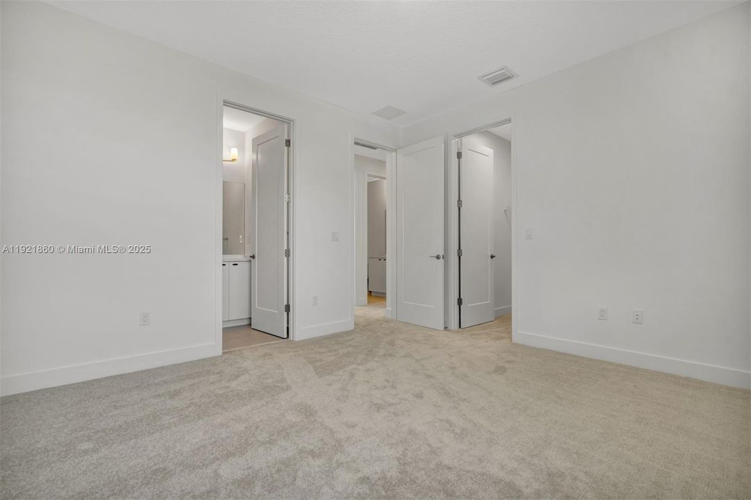 For Sale: $1,869,000 (4 beds, 4 baths, 3282 Square Feet)