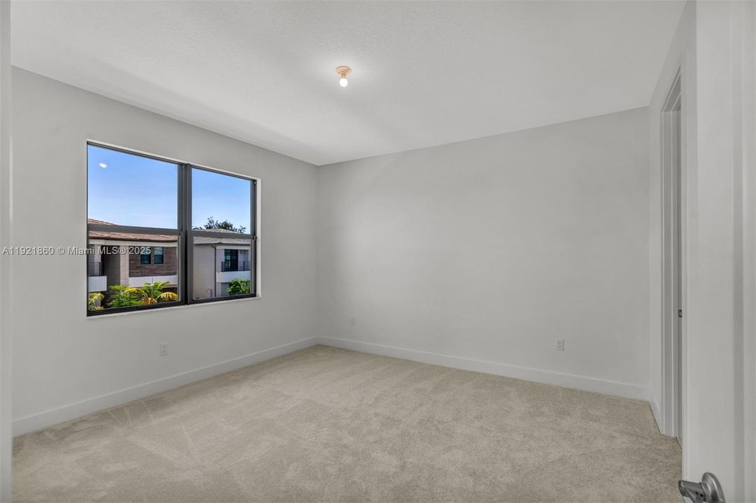 For Sale: $1,869,000 (4 beds, 4 baths, 3282 Square Feet)