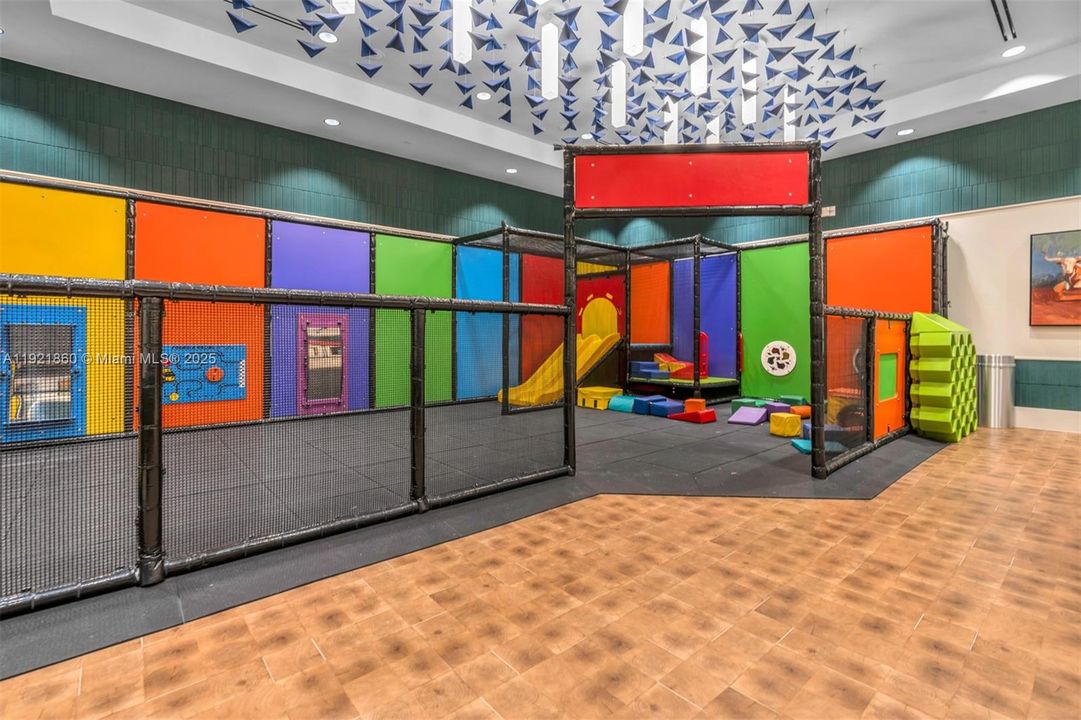 For Sale: $1,869,000 (4 beds, 4 baths, 3282 Square Feet)