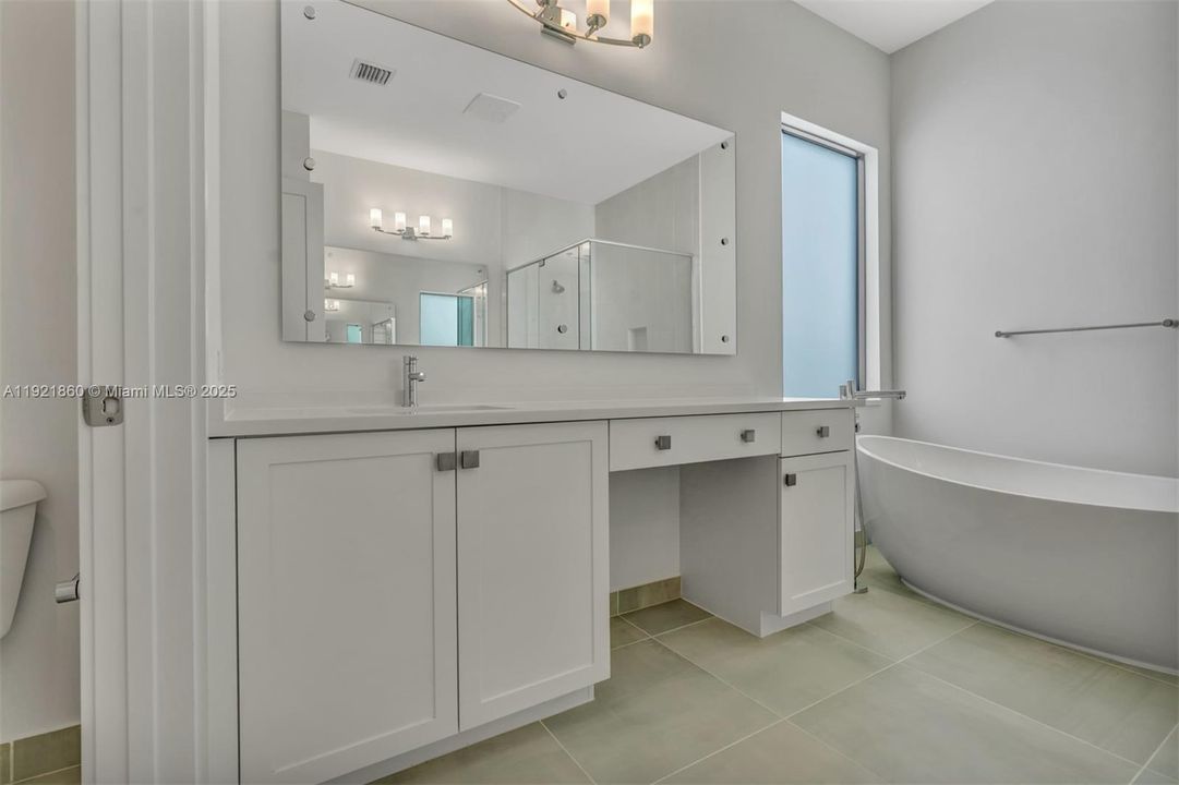 For Sale: $1,869,000 (4 beds, 4 baths, 3282 Square Feet)