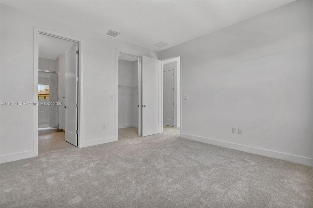 For Sale: $1,869,000 (4 beds, 4 baths, 3282 Square Feet)