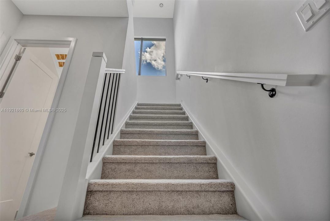 For Sale: $1,869,000 (4 beds, 4 baths, 3282 Square Feet)