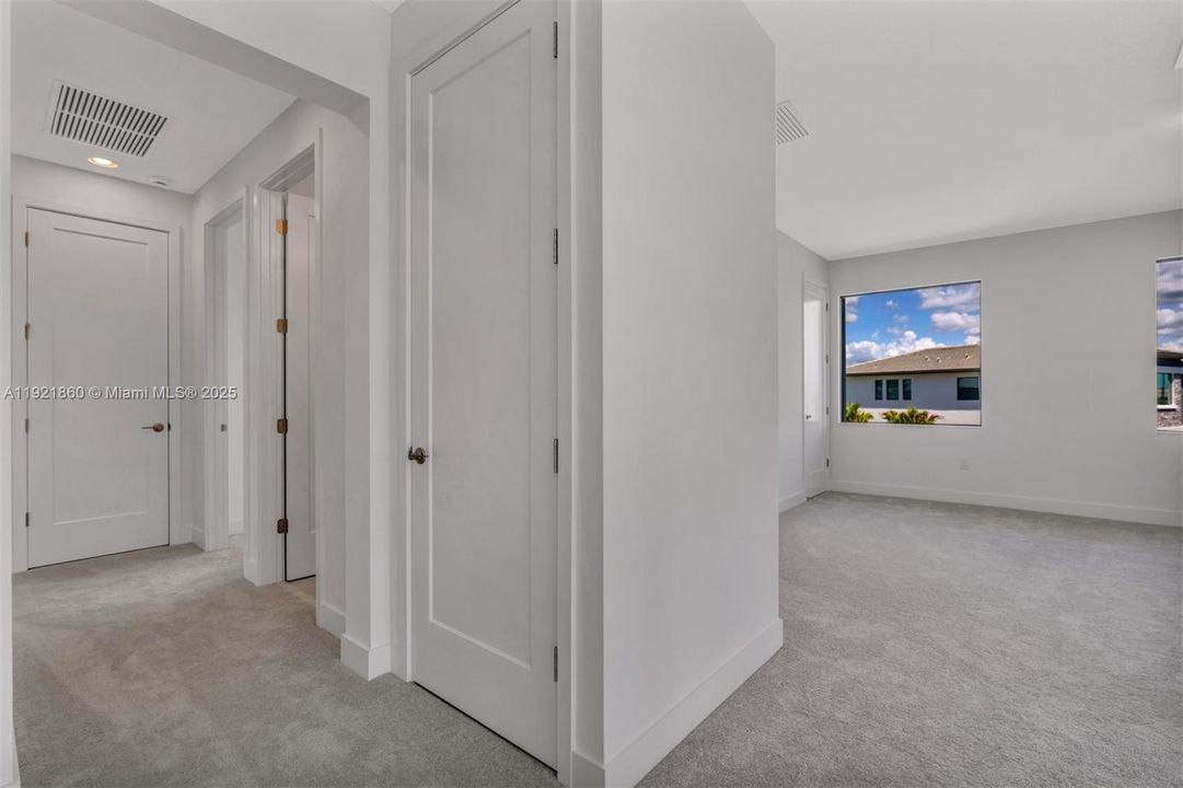 For Sale: $1,869,000 (4 beds, 4 baths, 3282 Square Feet)