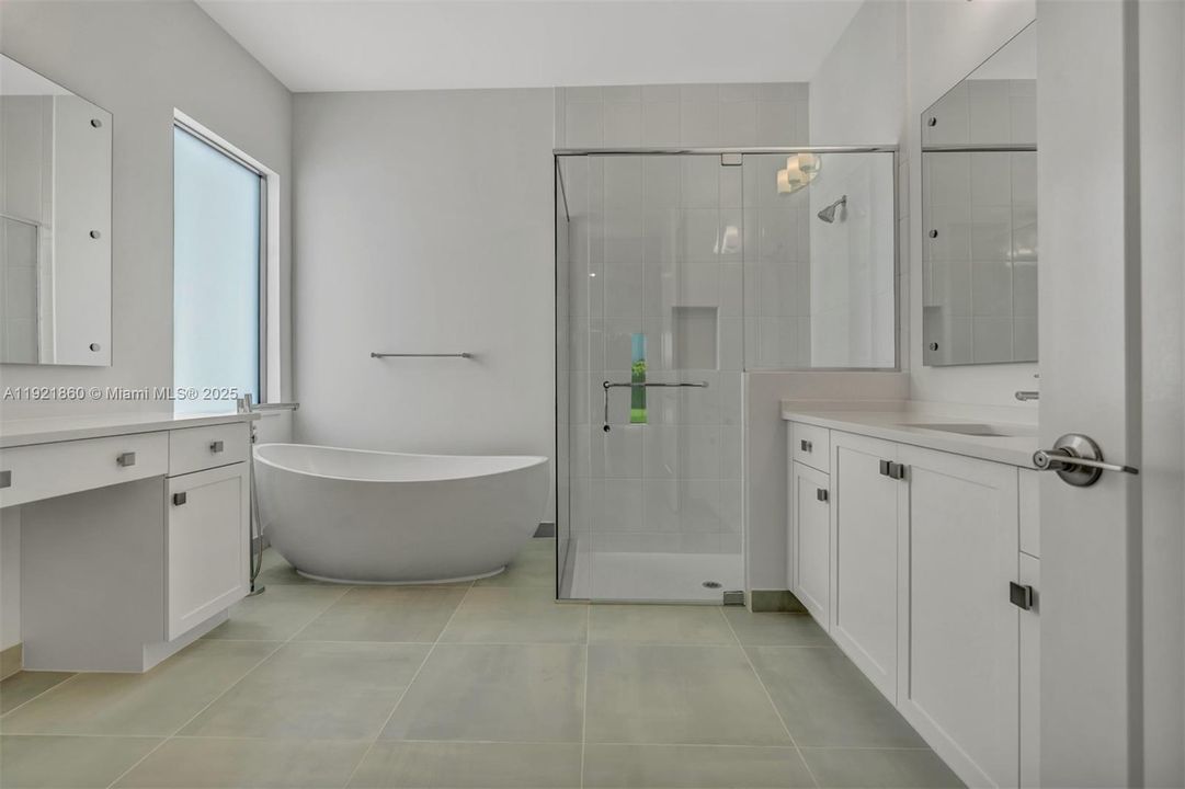 For Sale: $1,869,000 (4 beds, 4 baths, 3282 Square Feet)