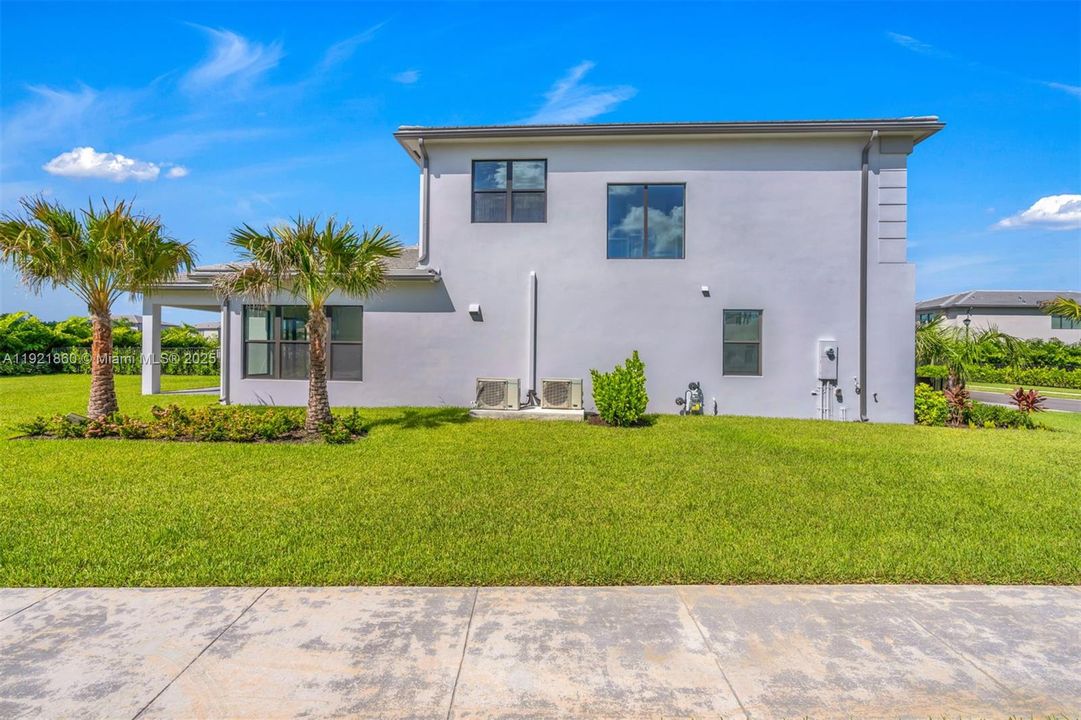 For Sale: $1,869,000 (4 beds, 4 baths, 3282 Square Feet)