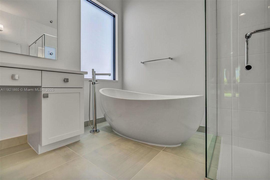 For Sale: $1,869,000 (4 beds, 4 baths, 3282 Square Feet)