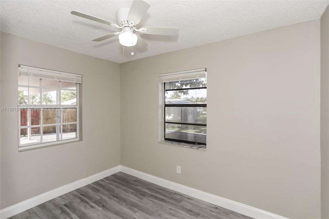 En Renta: $4,110 (4 camas, 2 baños, 1717 Pies cuadrados)