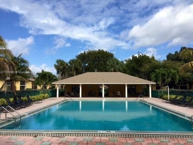 En Renta: $2,150 (2 camas, 2 baños, 909 Pies cuadrados)