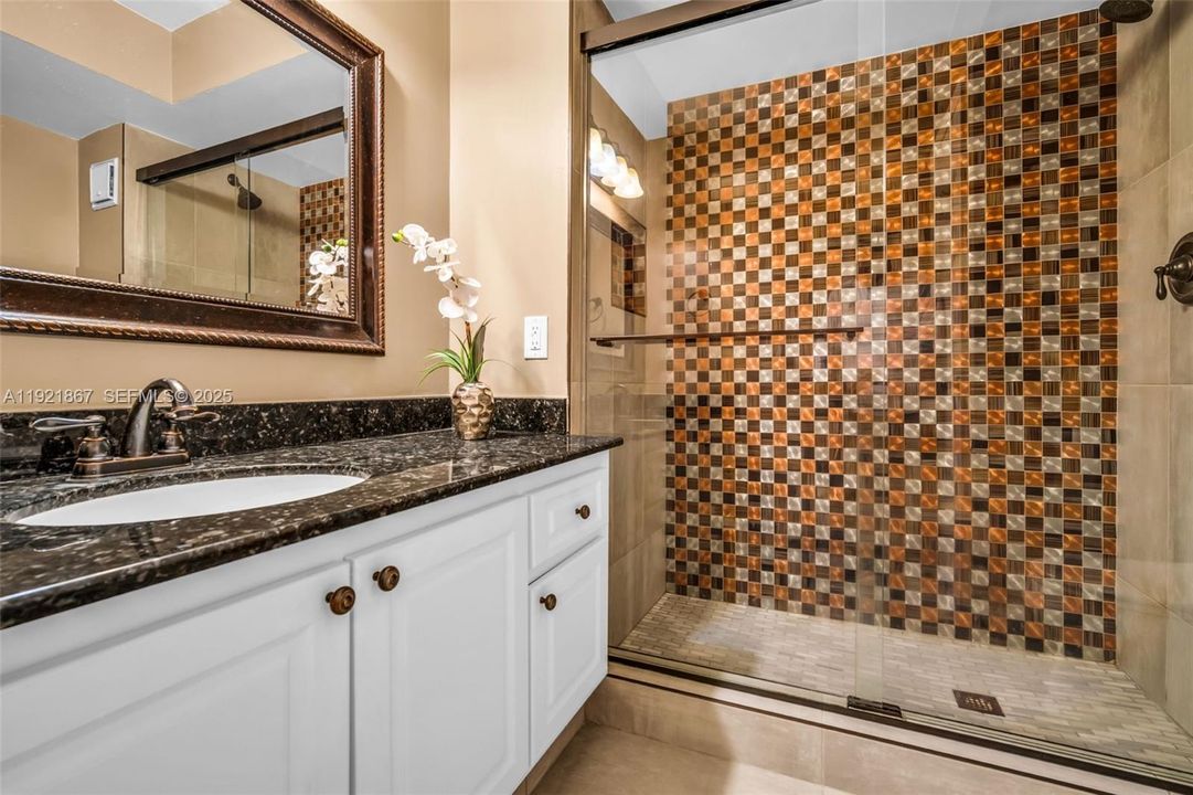 待售: $469,900 (2 贝兹, 2 浴室, 1260 平方英尺)