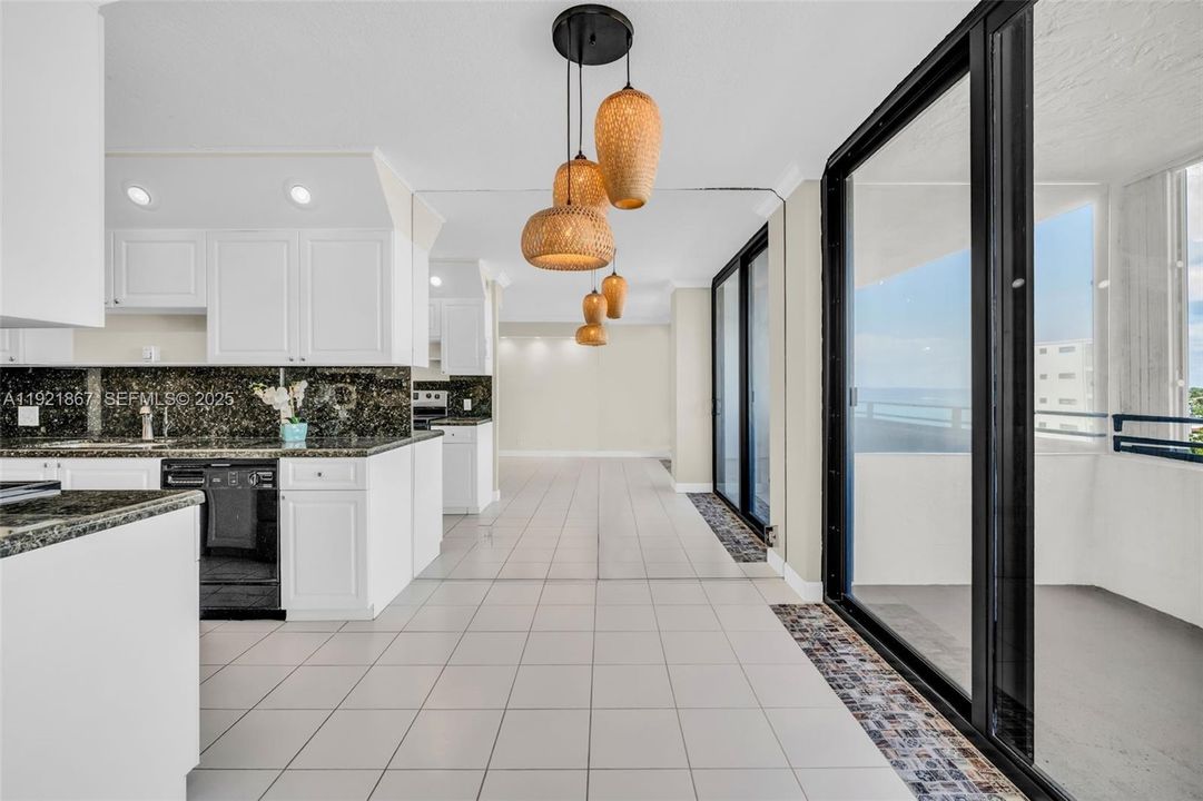 待售: $469,900 (2 贝兹, 2 浴室, 1260 平方英尺)