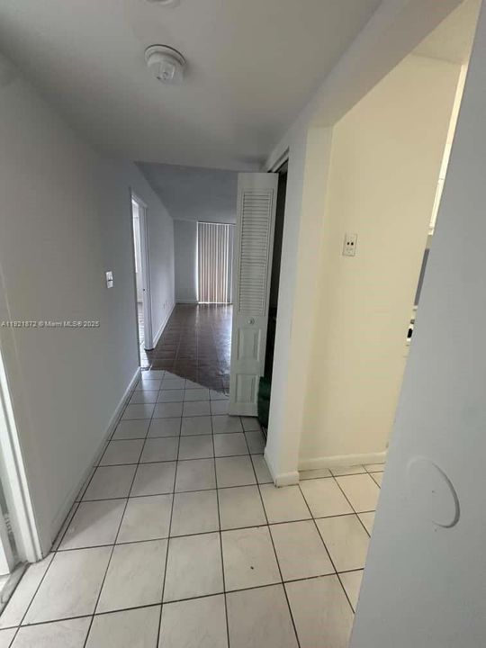 For Sale: $115,000 (1 beds, 1 baths, 826 Square Feet)