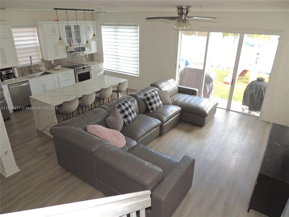 For Sale: $480,000 (3 beds, 2 baths, 2048 Square Feet)