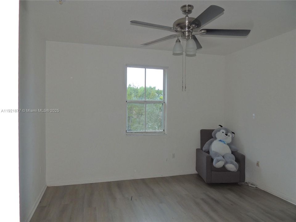 For Sale: $480,000 (3 beds, 2 baths, 2048 Square Feet)