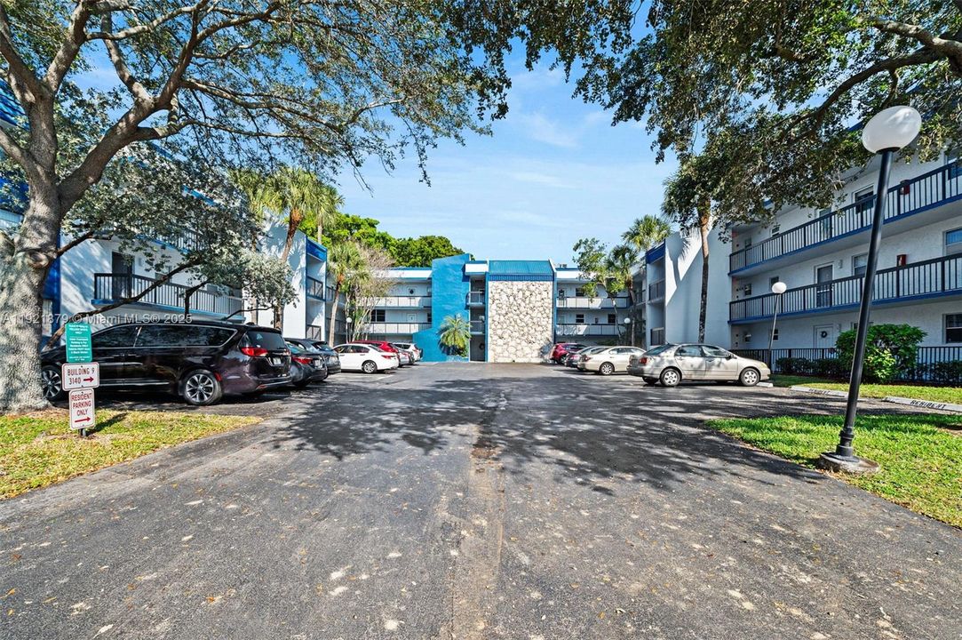 待售: $80,000 (1 贝兹, 1 浴室, 721 平方英尺)