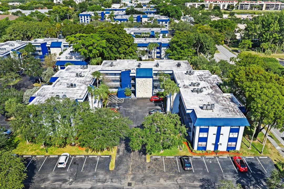 待售: $80,000 (1 贝兹, 1 浴室, 721 平方英尺)