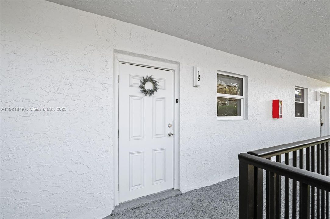 待售: $80,000 (1 贝兹, 1 浴室, 721 平方英尺)