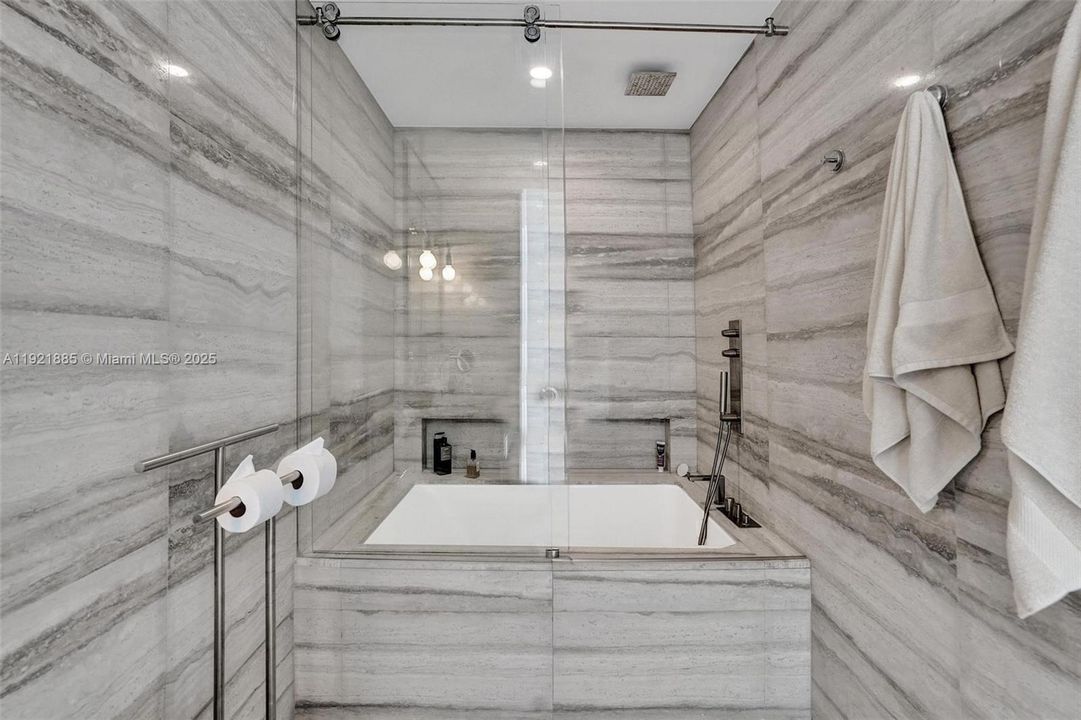 En Venta: $2,650,000 (2 camas, 2 baños, 1296 Pies cuadrados)