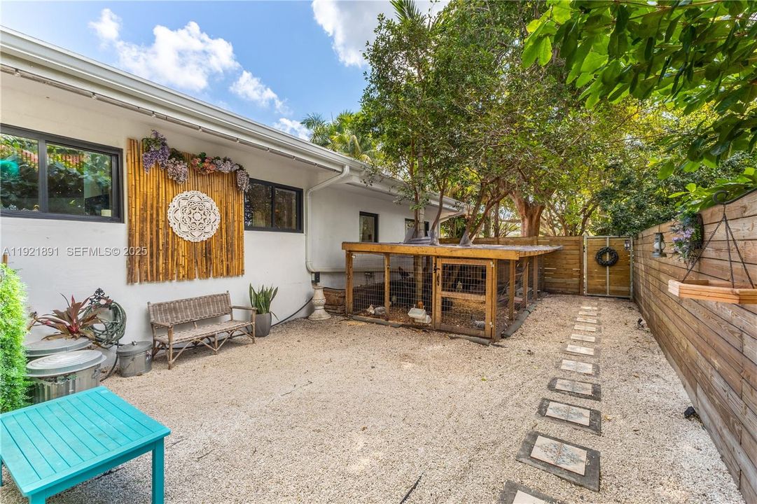 For Sale: $1,500,000 (4 beds, 3 baths, 2534 Square Feet)