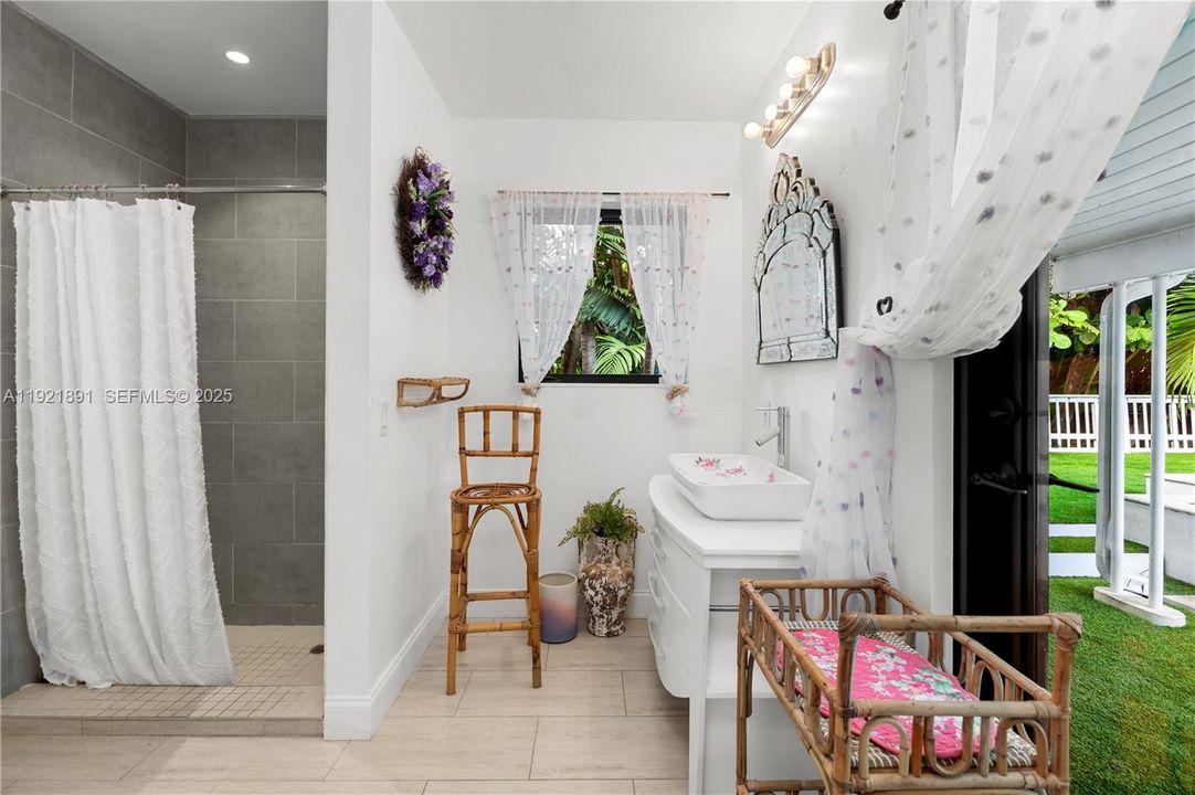 2nd Ensuite Bathroom