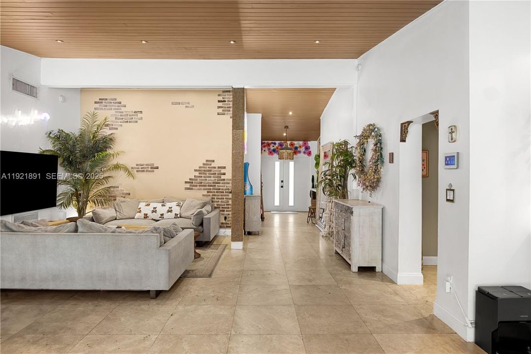 For Sale: $1,500,000 (4 beds, 3 baths, 2534 Square Feet)