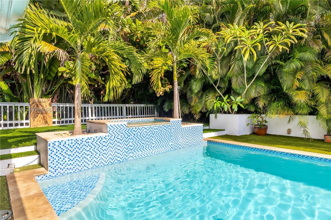 For Sale: $1,500,000 (4 beds, 3 baths, 2534 Square Feet)