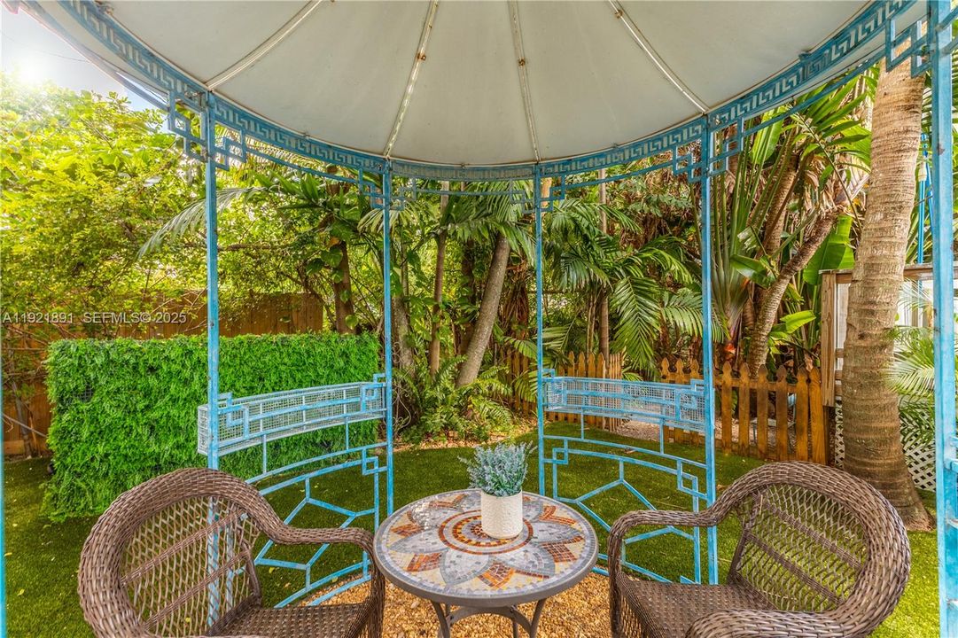 For Sale: $1,500,000 (4 beds, 3 baths, 2534 Square Feet)