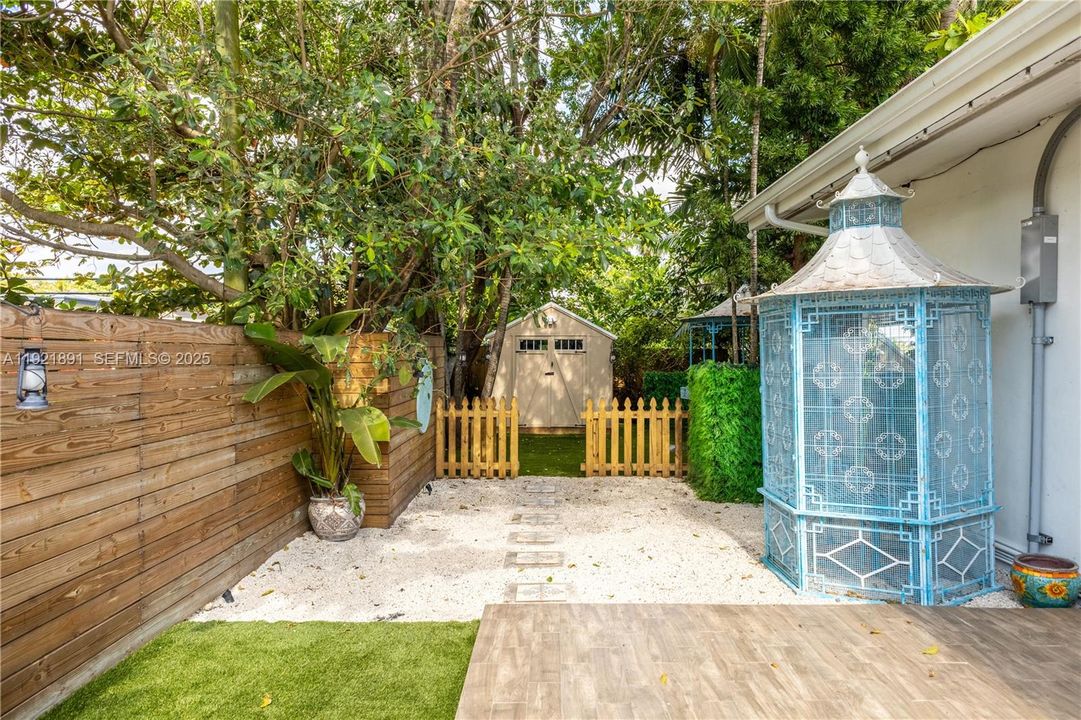 For Sale: $1,500,000 (4 beds, 3 baths, 2534 Square Feet)