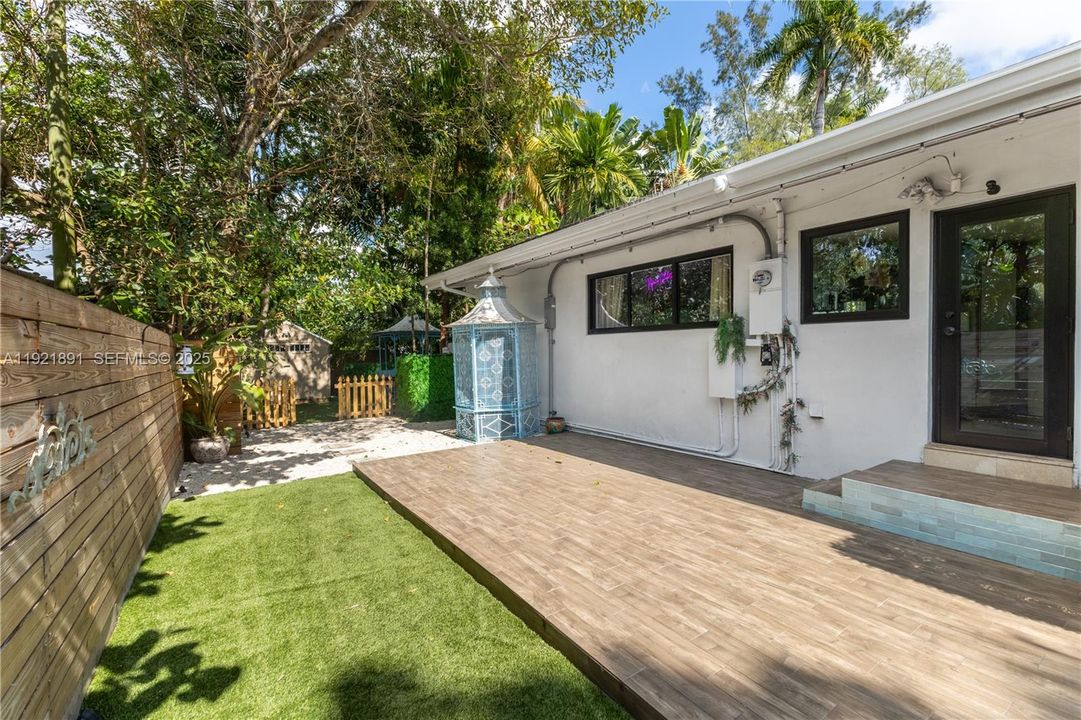 For Sale: $1,500,000 (4 beds, 3 baths, 2534 Square Feet)