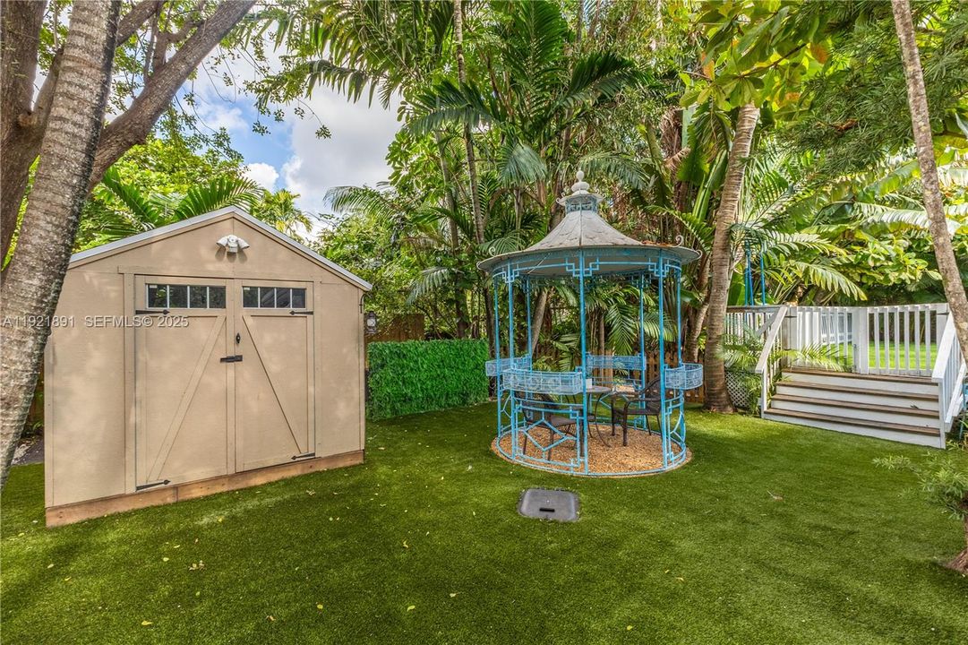 For Sale: $1,500,000 (4 beds, 3 baths, 2534 Square Feet)