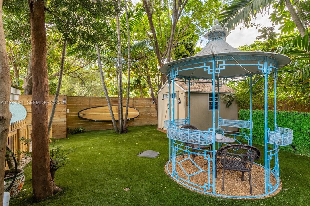 For Sale: $1,500,000 (4 beds, 3 baths, 2534 Square Feet)