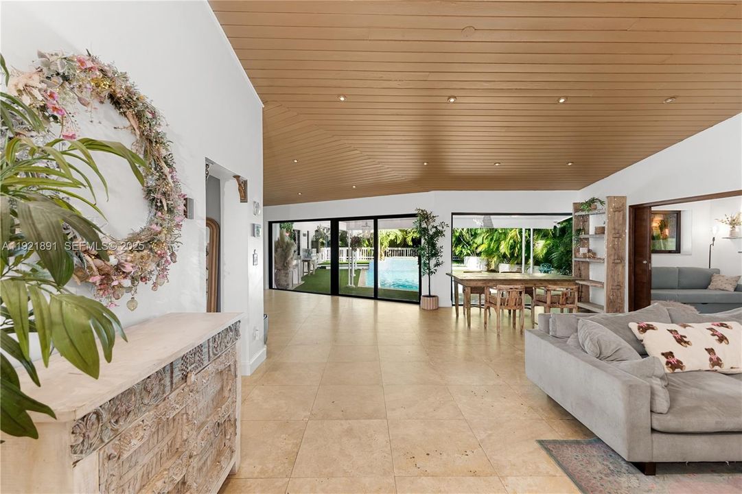 For Sale: $1,500,000 (4 beds, 3 baths, 2534 Square Feet)