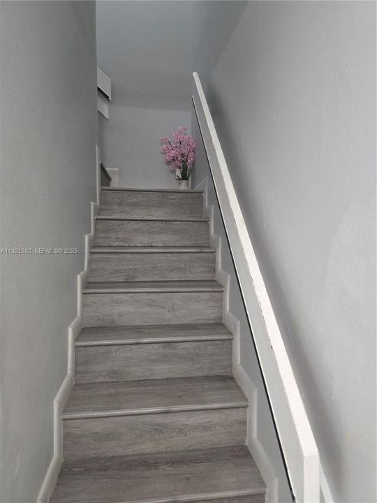 待售: $235,000 (2 贝兹, 1 浴室, 942 平方英尺)