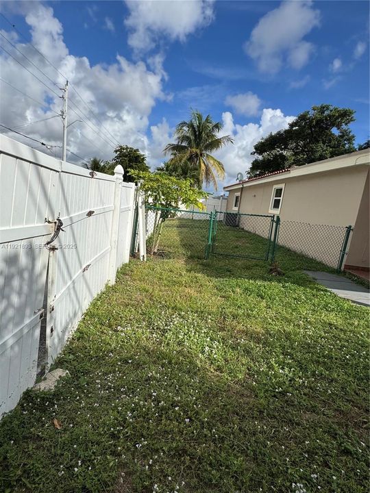 For Rent: $3,500 (3 beds, 2 baths, 1840 Square Feet)