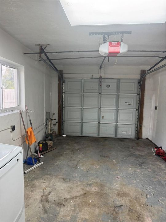 For Rent: $3,500 (3 beds, 2 baths, 1840 Square Feet)