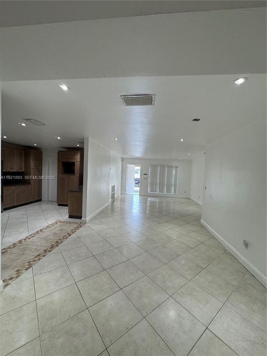 For Rent: $3,500 (3 beds, 2 baths, 1840 Square Feet)