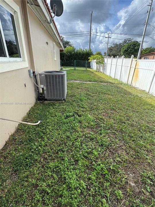 For Rent: $3,500 (3 beds, 2 baths, 1840 Square Feet)