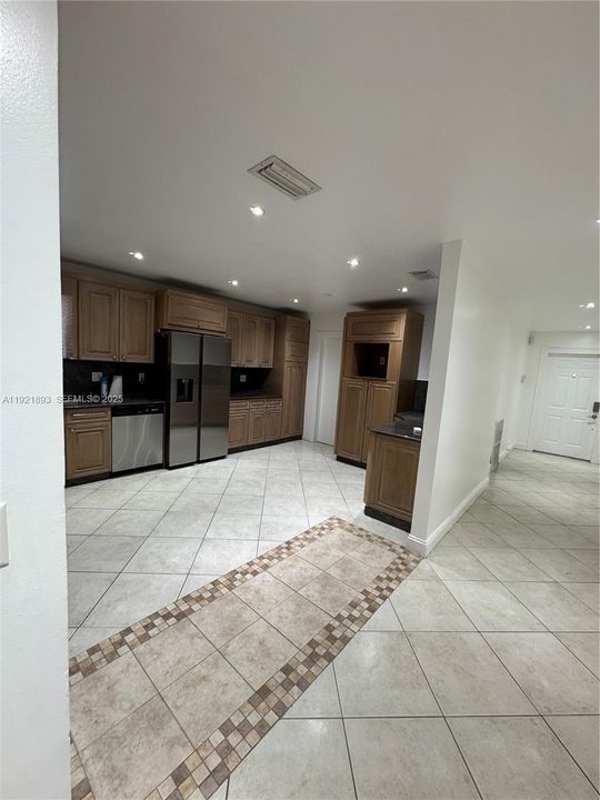 For Rent: $3,500 (3 beds, 2 baths, 1840 Square Feet)