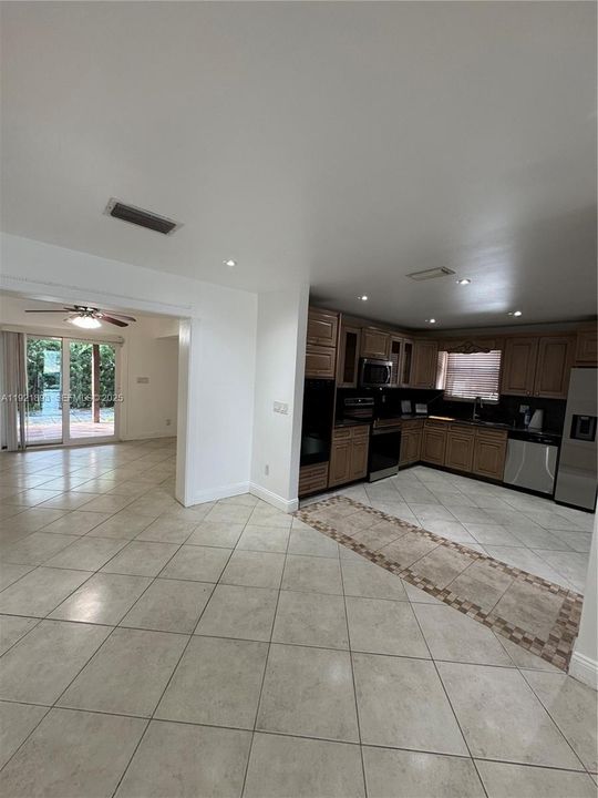 For Rent: $3,500 (3 beds, 2 baths, 1840 Square Feet)