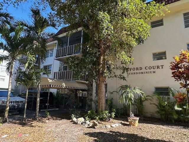 待售: $145,000 (2 贝兹, 1 浴室, 874 平方英尺)