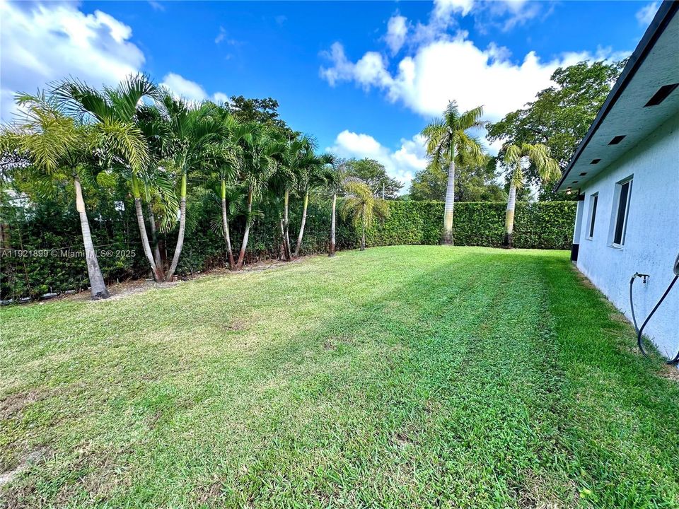 For Rent: $6,500 (4 beds, 2 baths, 1483 Square Feet)