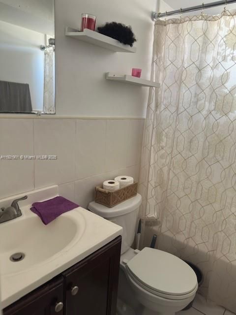 На продажу: $185,000 (2 спален, 2 ванн, 952 Квадратных фут)