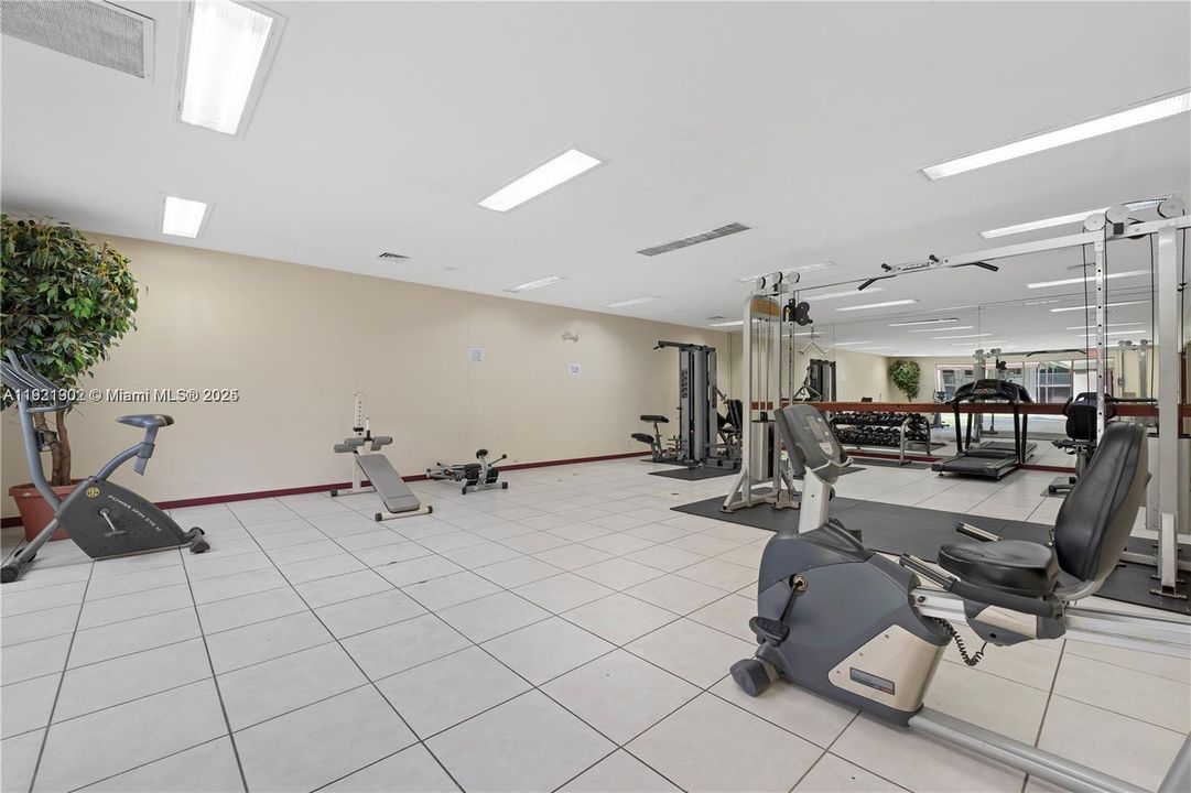 出租: $1,950 (1 贝兹, 1 浴室, 862 平方英尺)