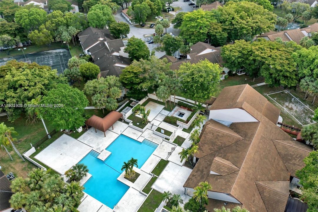 出租: $1,950 (1 贝兹, 1 浴室, 862 平方英尺)