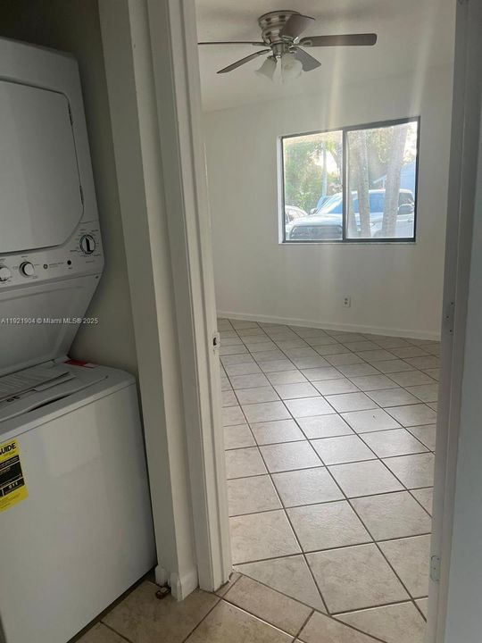 For Rent: $1,900 (2 beds, 2 baths, 992 Square Feet)