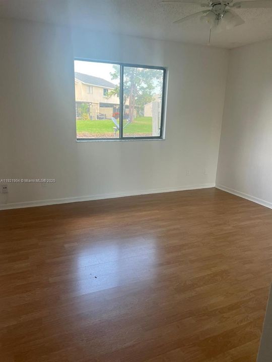 For Rent: $1,900 (2 beds, 2 baths, 992 Square Feet)